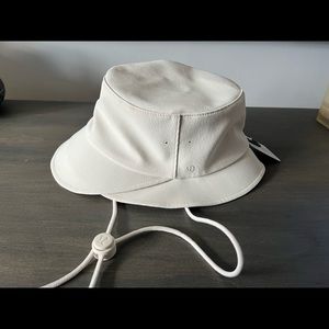 Lululemon bucket hat NWT